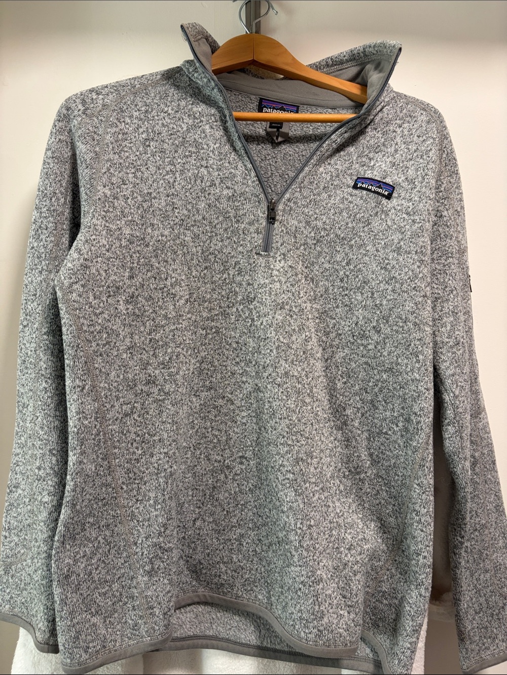 Patagonia Men’s Heather Gray Half-Zip Pullover Sweater